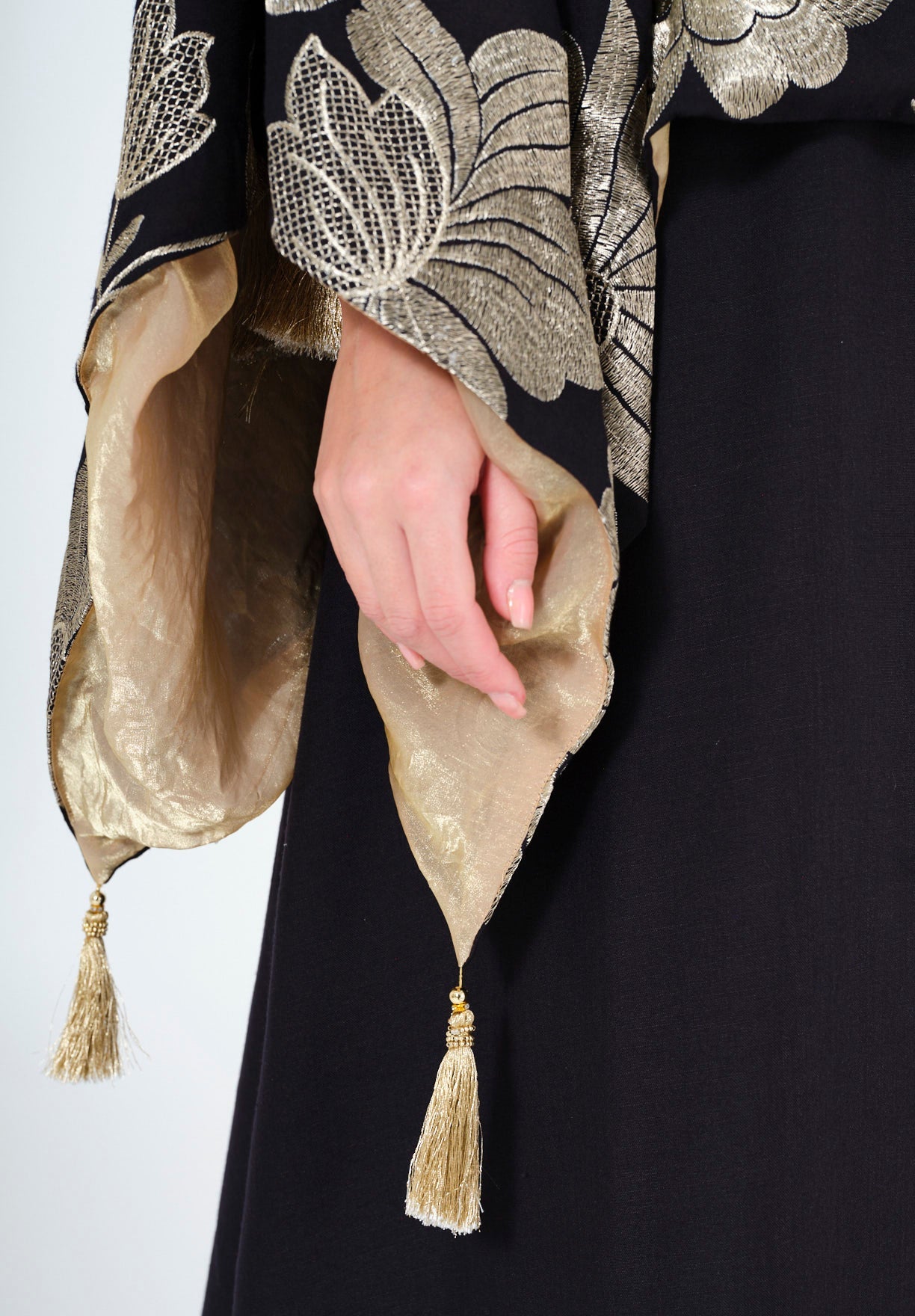 Royal Bloom Embroidered Jalabiya with Tassel Accents