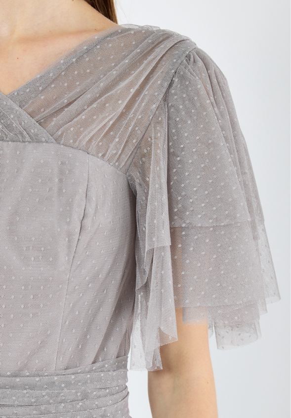 Stunning Frilled Long Tulle Dress With V-Neckline And Layered Short Sleeves