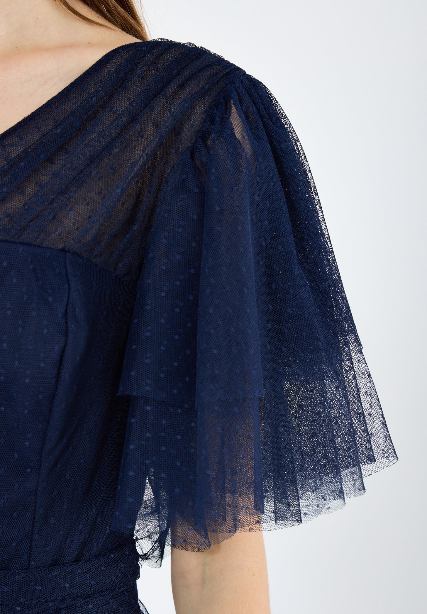 Stunning Frilled Long Tulle Dress With V-Neckline And Layered Short Sleeves