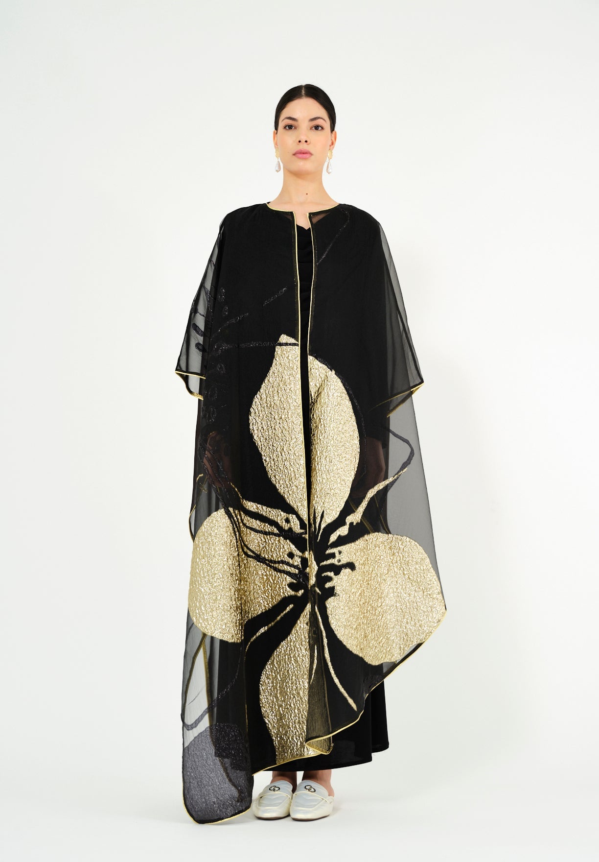 Beautiful Metallic Shaded Jalabiya With Round Neckline With Half Sleeves