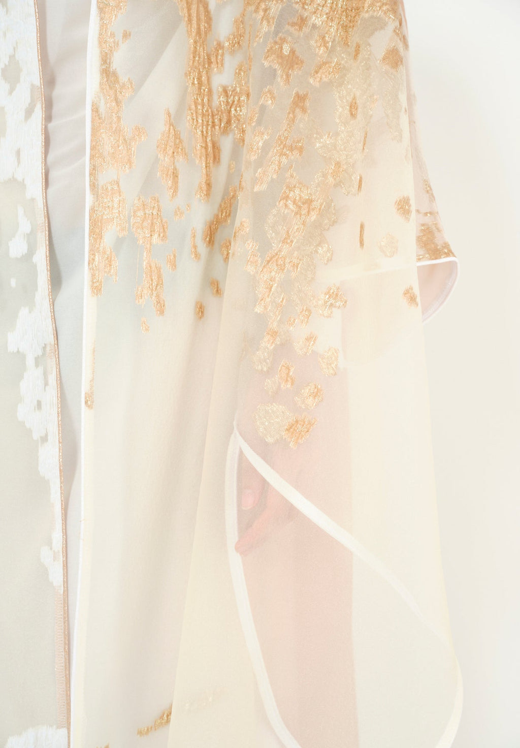 Asymmetrical Jaquard Jalabiya With V-Neckline And Kimono Sleeves