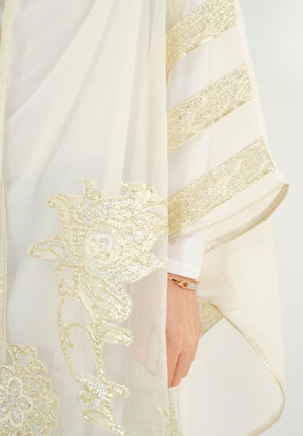 Beautiful Symmetrical Metallic Shaded Jalabiya With Round Neckline And kimono Sleeves