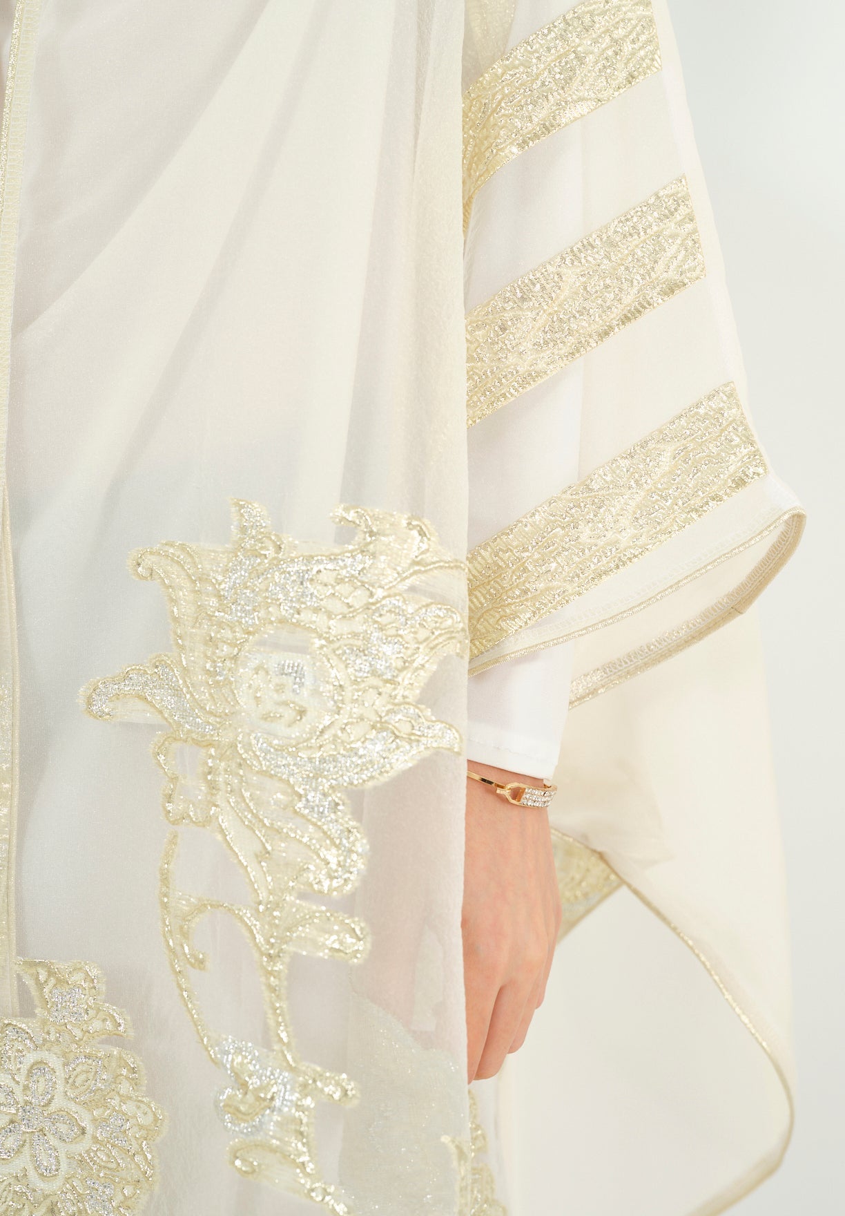 Beautiful Symmetrical Metallic Shaded Jalabiya With Round Neckline And kimono Sleeves