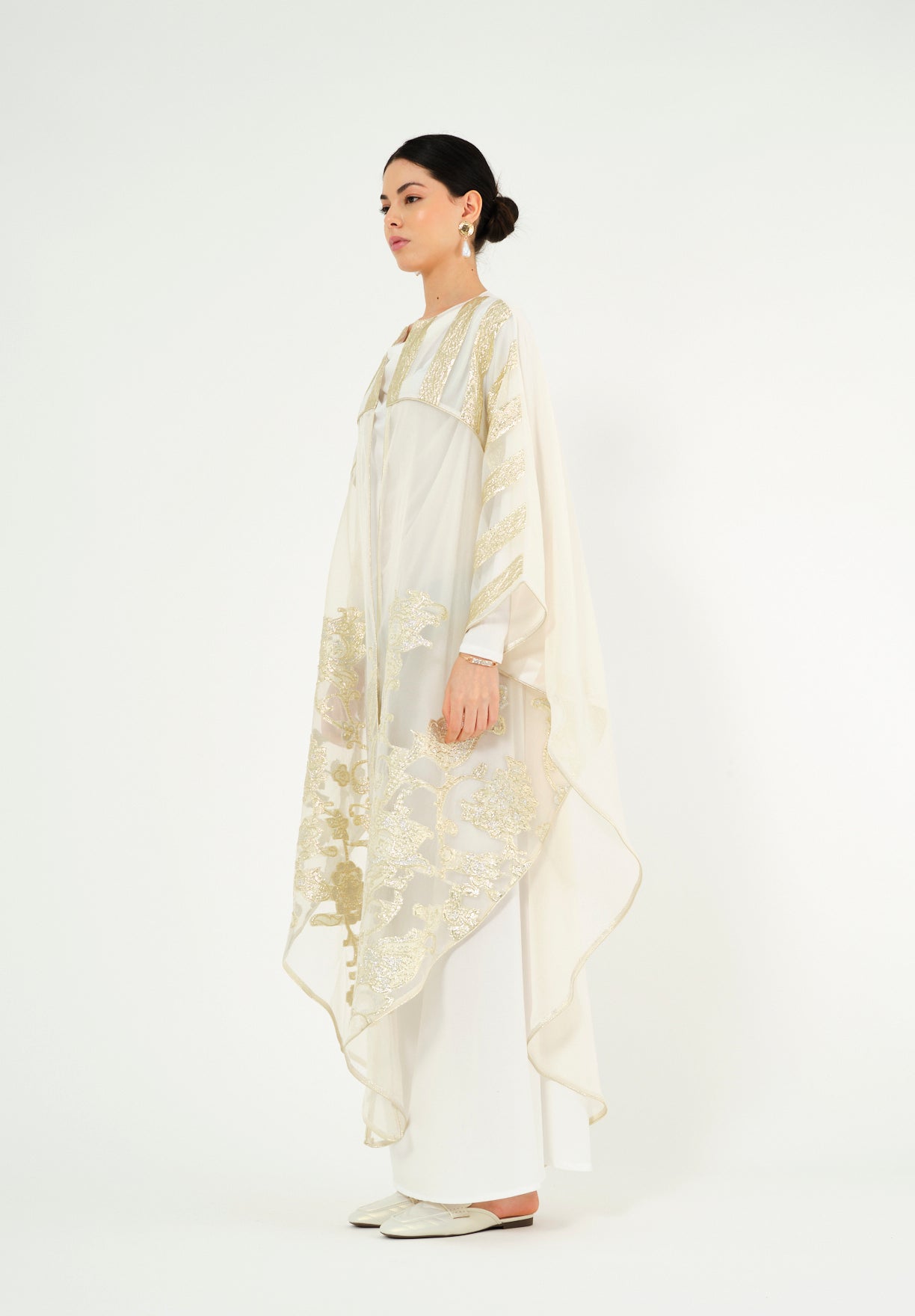 Beautiful Symmetrical Metallic Shaded Jalabiya With Round Neckline And kimono Sleeves