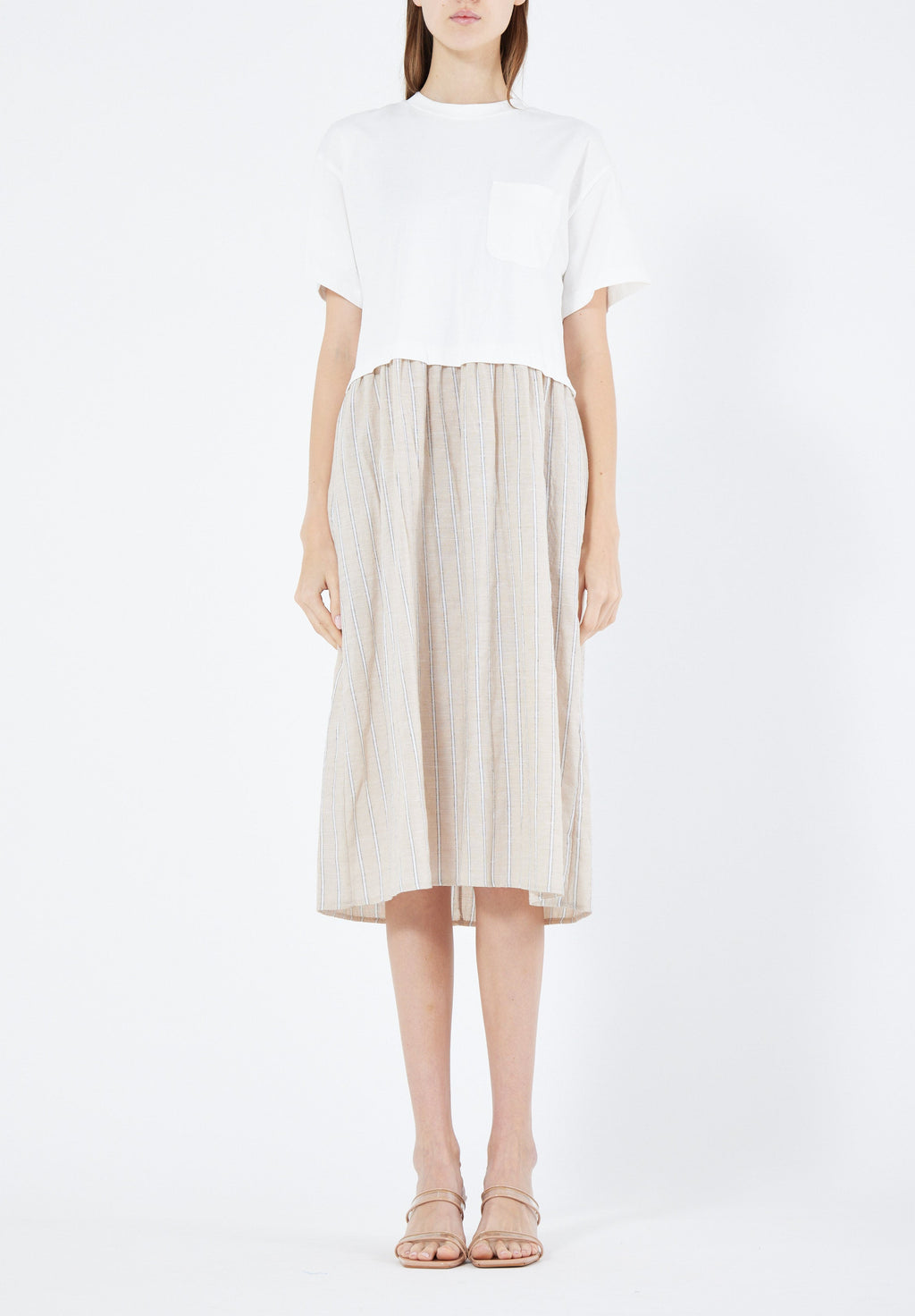 Simple And Elegant Midi Dress With Round Neckline With Short Sleeves