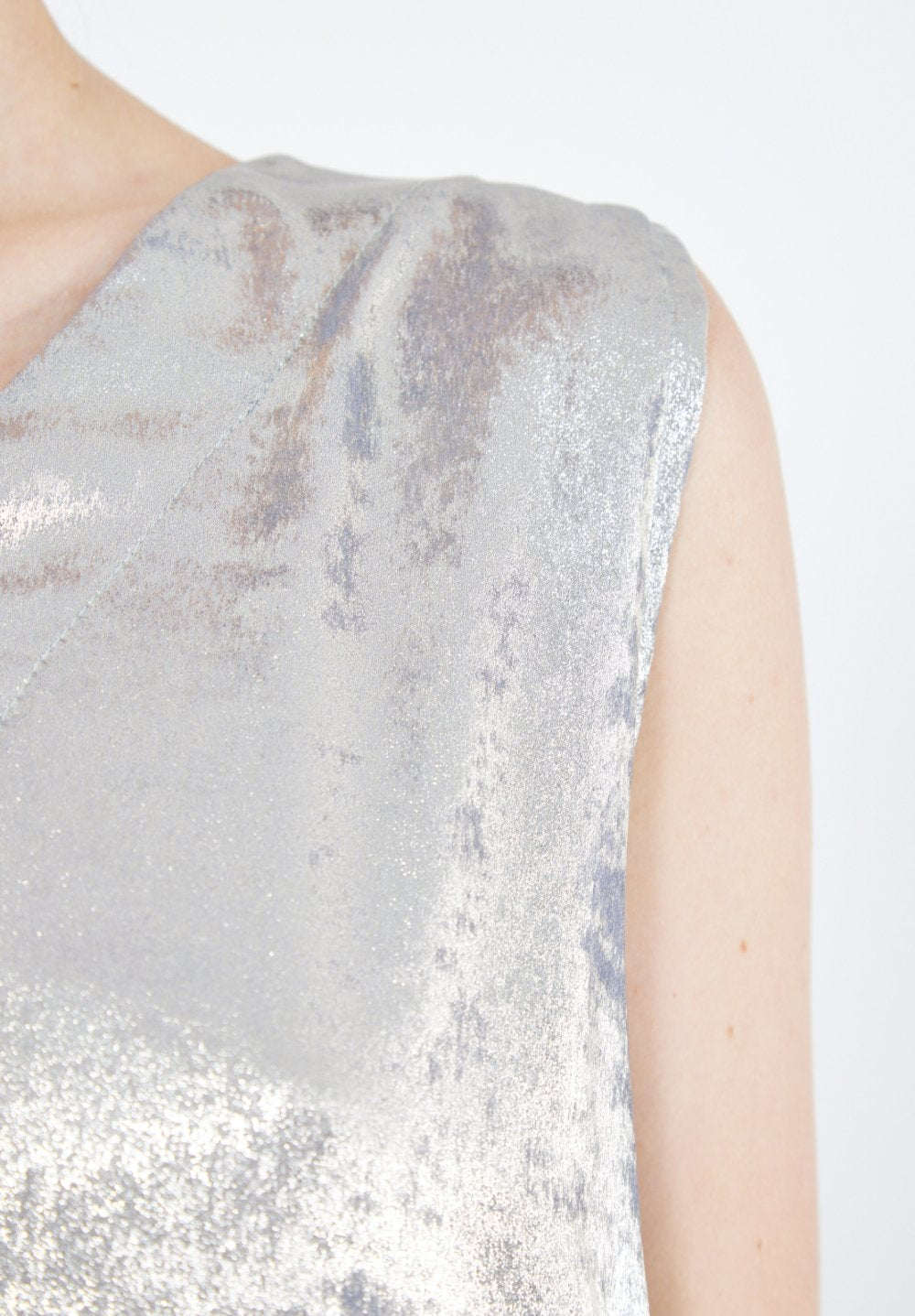 Beautiful Metallic Shaded Loose Fitted Sleeveless Long Dress